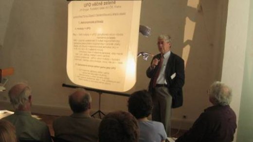 Jiří Grygar v ARÉNĚ ČT dne 18. září 1996 (o mimozemšťanech)