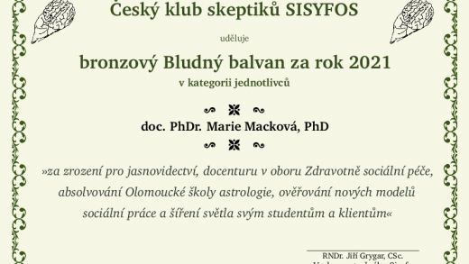 Bronzový Bludný balvan v kategorii jednotlivců za rok 2021 - doc. PhDr. Marie Macková, PhD Bronzový Bludný balvan v kategorii jednotlivců za rok 2021 - doc. PhDr. Marie Macková, PhD