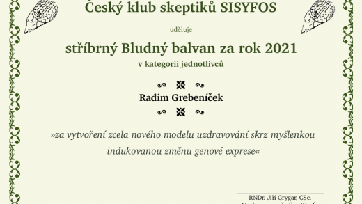 Stříbrný Bludný balvan v kategorii jednotlivců za rok 2021 - Radim Grebeníček Stříbrný Bludný balvan v kategorii jednotlivců za rok 2021 - Radim Grebeníček
